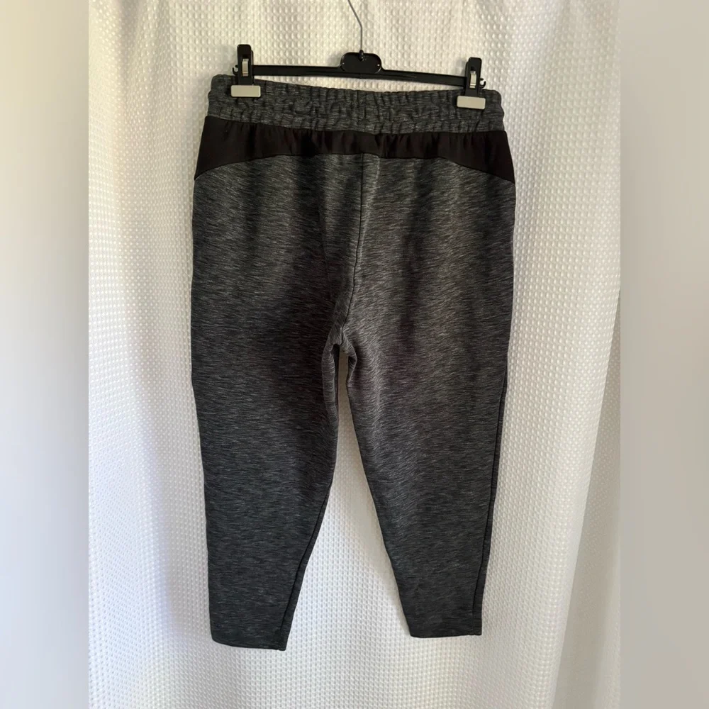 Puma Women's EVOSTRIPE joggers Pants Knitted‎ Black-Heather size large - Picture 14 of 16